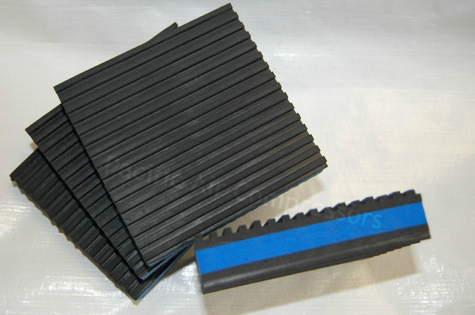 AIR COMPRESSOR MOUNTING PADS 4 X 4 X 7/8 ANTI VIBRATION TOP QUALITY - Image 4